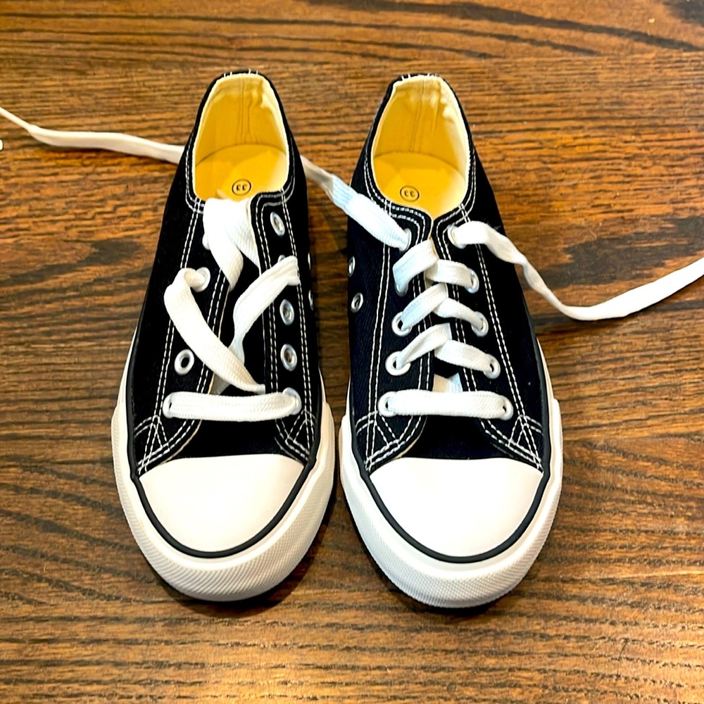 Mvlsoct brand - converse look alike